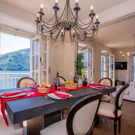 Sleeps 8 Air Con Tremezzo