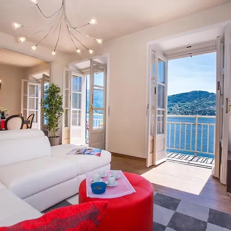 Sleeps 8 Air Con * Tremezzo